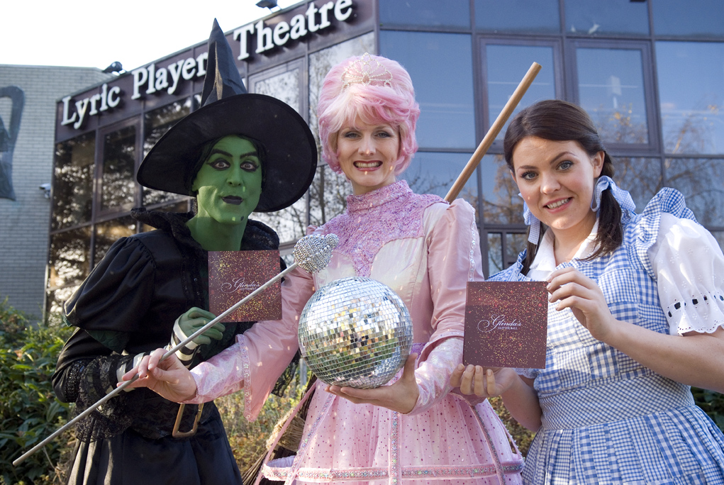 Karen starred as Glinda in The Wizard of Oz alongside Rachel Tucker as Dorothy in 2007
