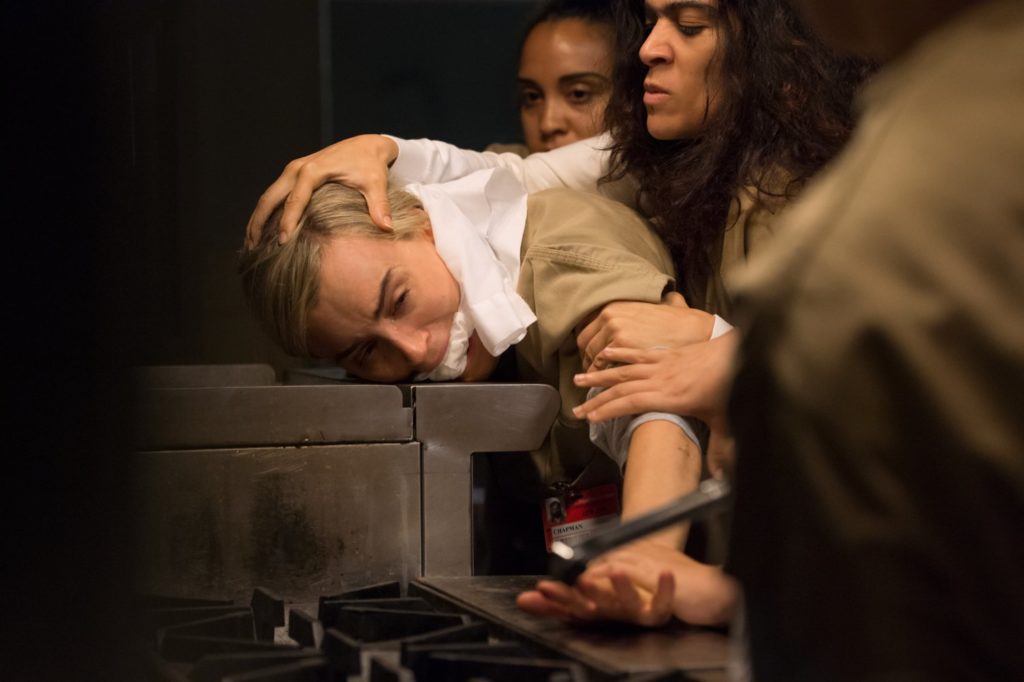 Laura Gómez and Taylor Schilling in Orange Is the New Black