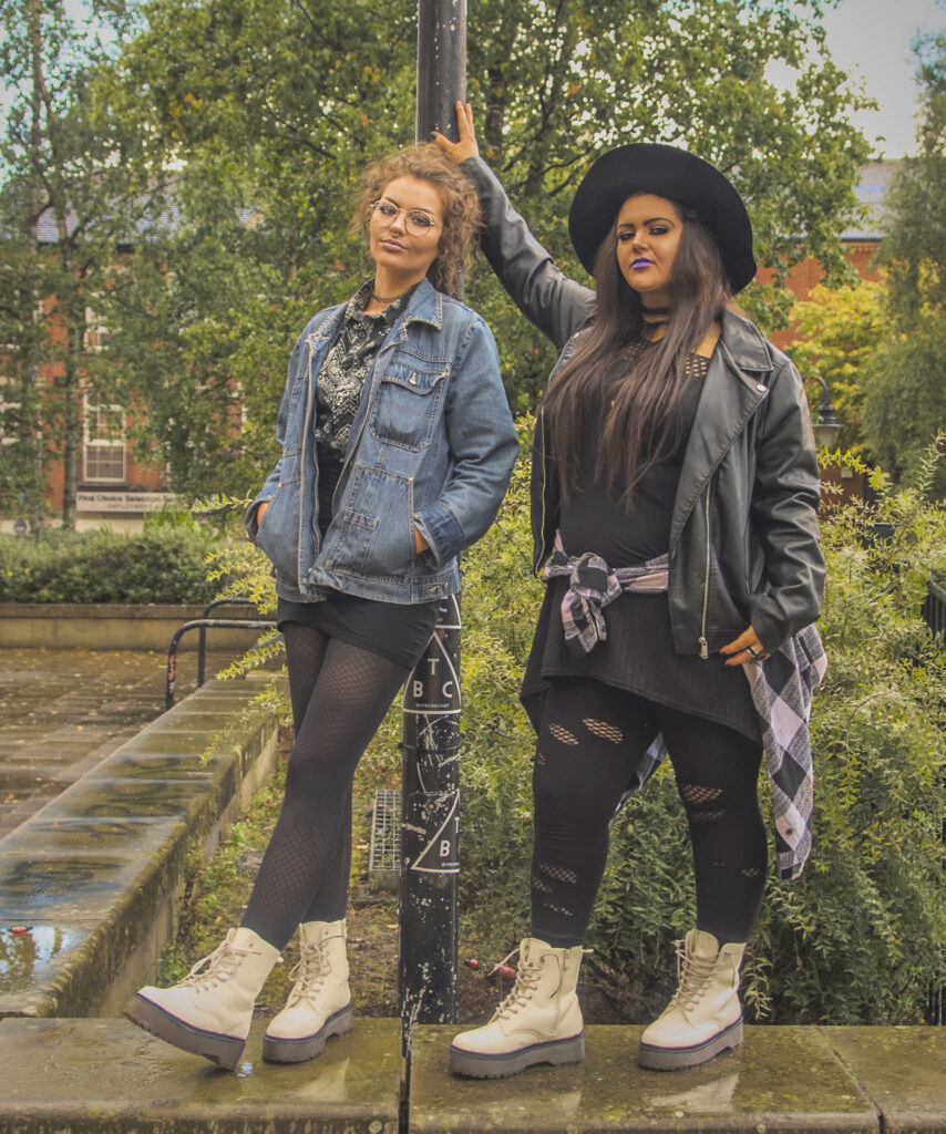 XFactor duo Hayley Norton and Debye Gaskin (Descendance) | Picture by Debbie Deboo