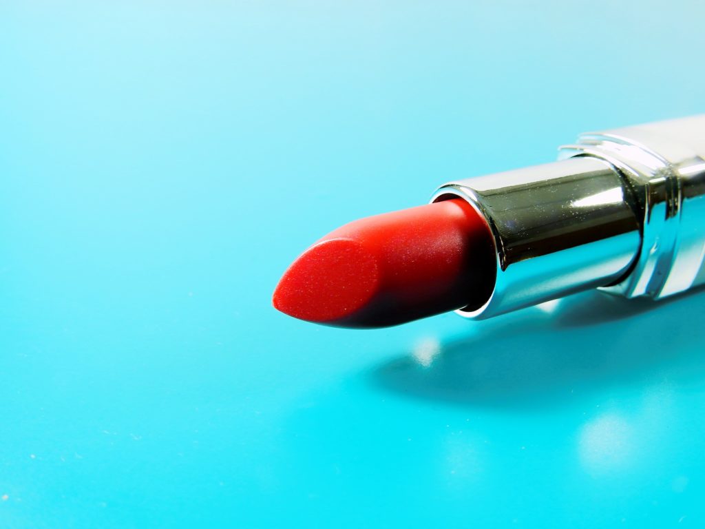 lipstick-2722847_1920