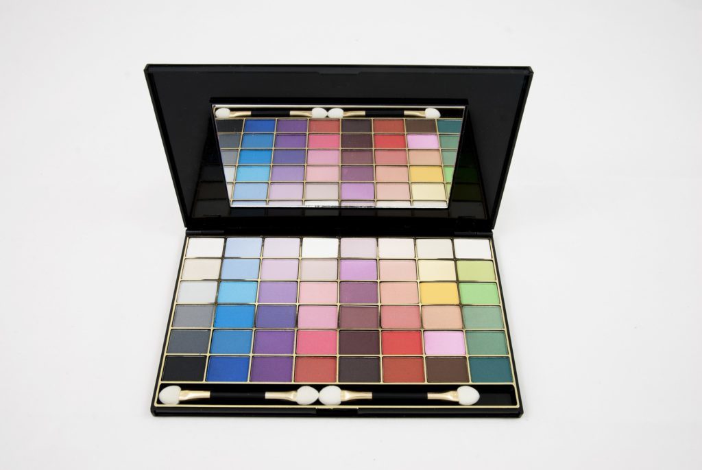 eyeshadow-680002_1920-1024x685
